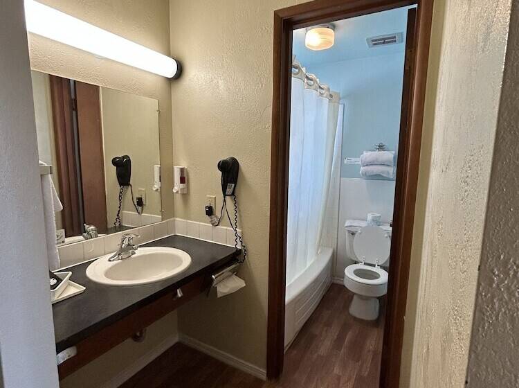 Мотель Economy Inn