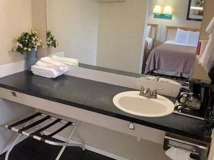 汽车旅馆  Economy Inn