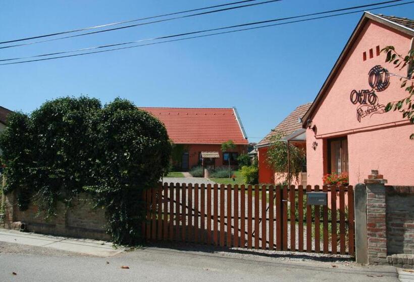 Ottó Panzió Villány