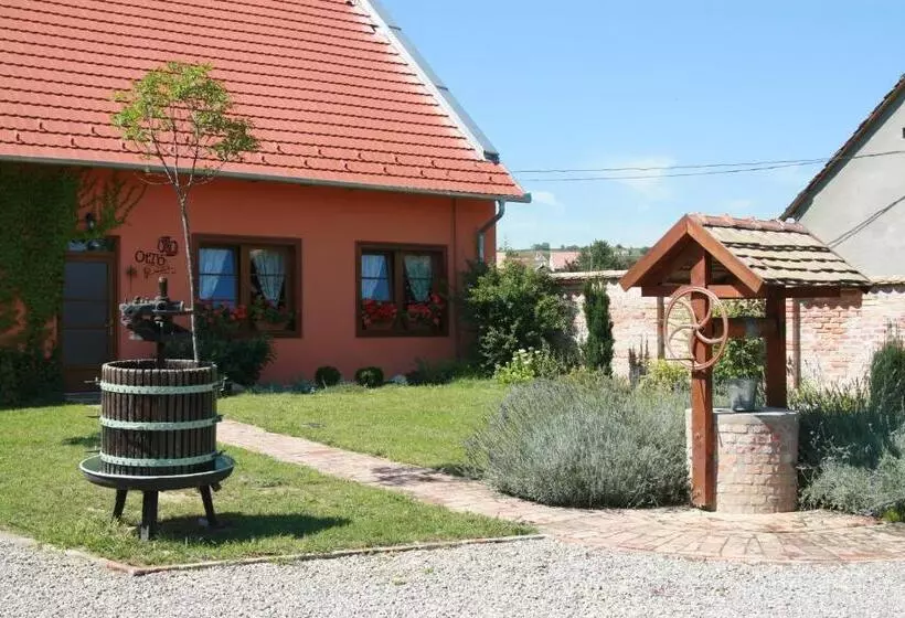 Ottó Panzió Villány