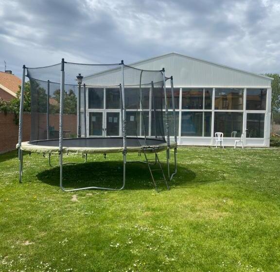 膳宿费 Hostal Restaurante Río Ubierna