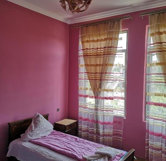 پانسیون Shorena's House