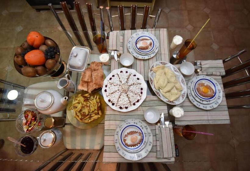 پانسیون Shorena's House