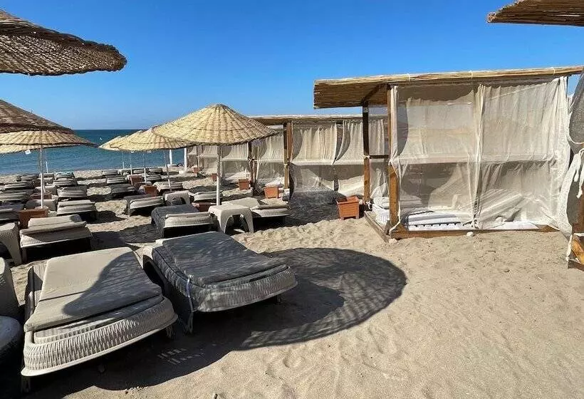 Aamiaismajoitus (B&B) Surf Inn Gokceada