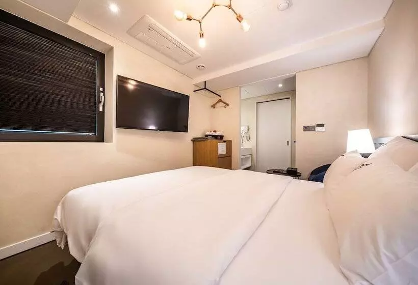 Hotel Moon
