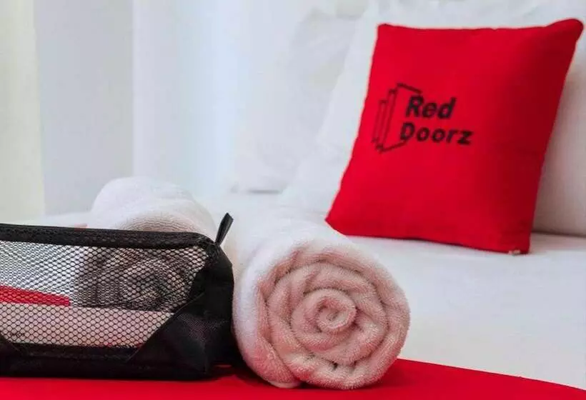 ホテル Reddoorz Near Centrio Mall Cagayan De Oro City