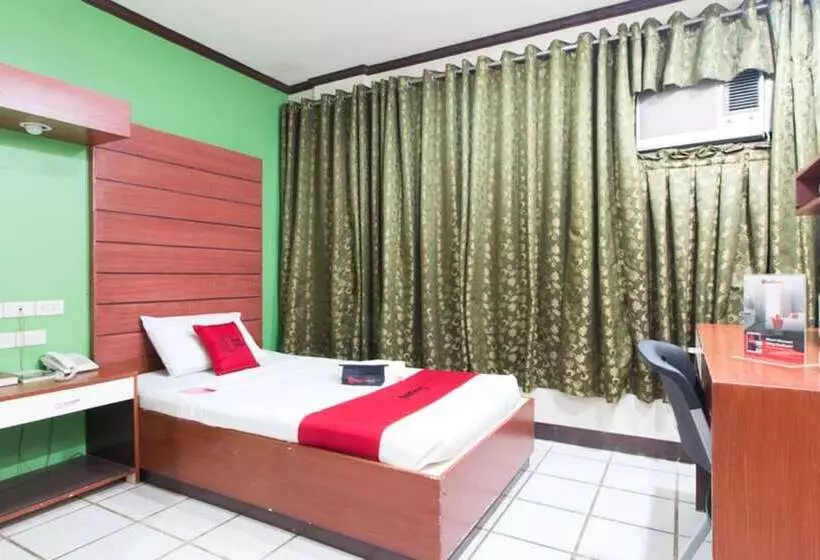 ホテル Reddoorz Near Centrio Mall Cagayan De Oro City