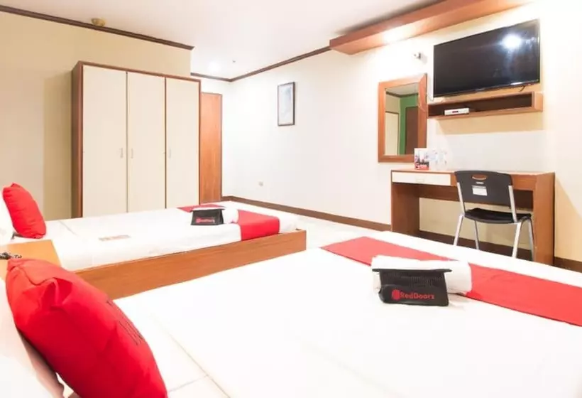 ホテル Reddoorz Near Centrio Mall Cagayan De Oro City