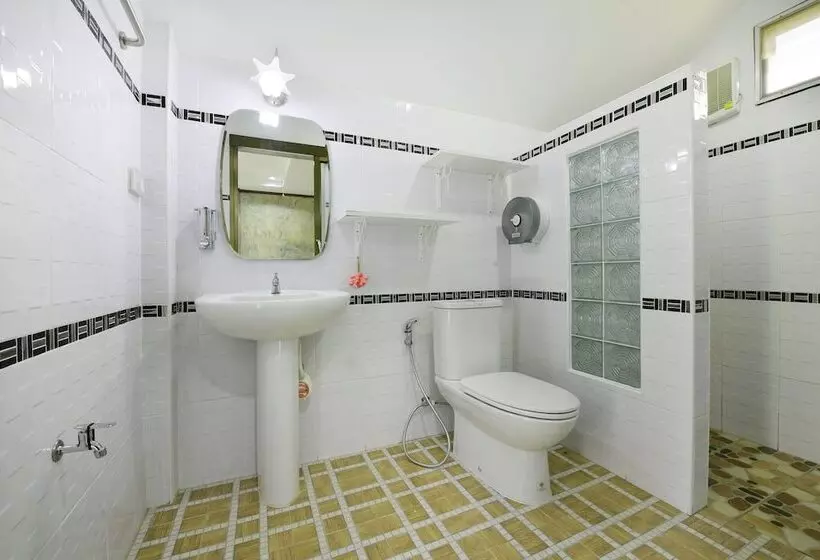 Hotelli Ruenkanthima Resort By Oyo Rooms