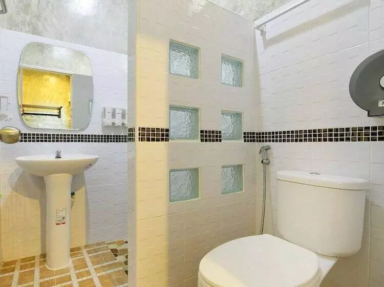 Hotelli Ruenkanthima Resort By Oyo Rooms