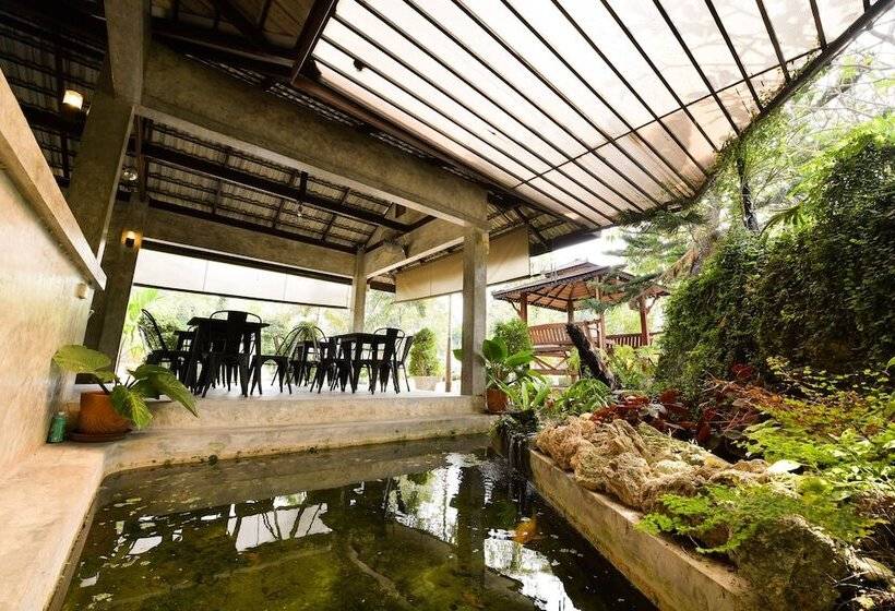 בית מלון כפרי Ruenkanthima Resort By Oyo Rooms