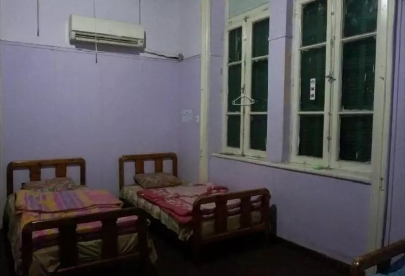 Safary Hotel   Hostel