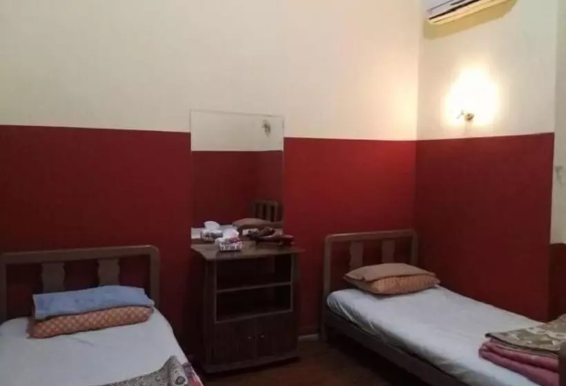 Safary Hotel   Hostel