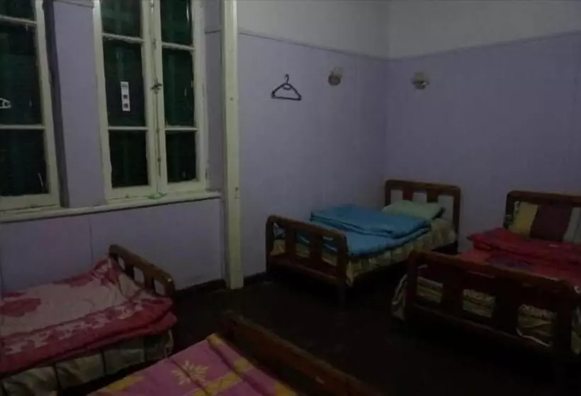 Safary Hotel   Hostel