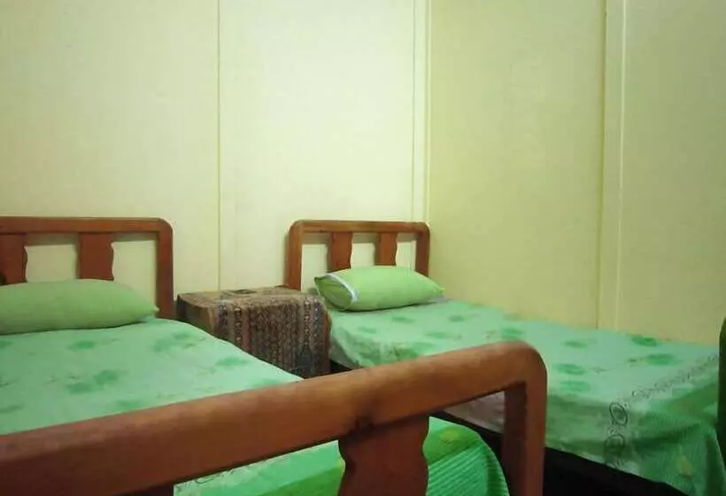 Safary Hotel   Hostel