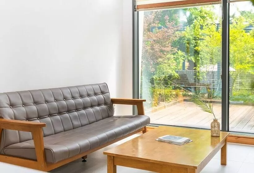 Goseong Theprism Pension