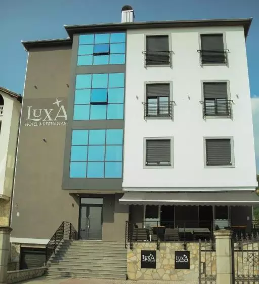 تختخواب و صبحانه Luxa Apartmani