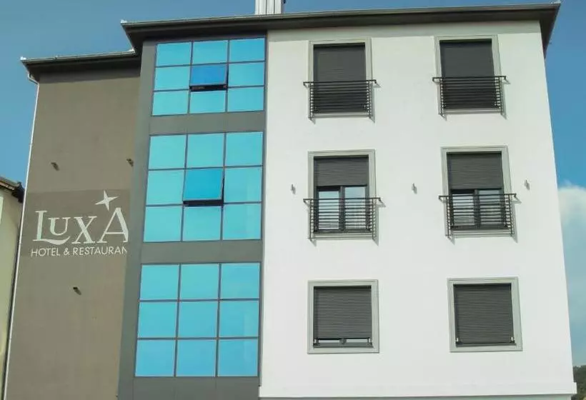 تختخواب و صبحانه Luxa Apartmani