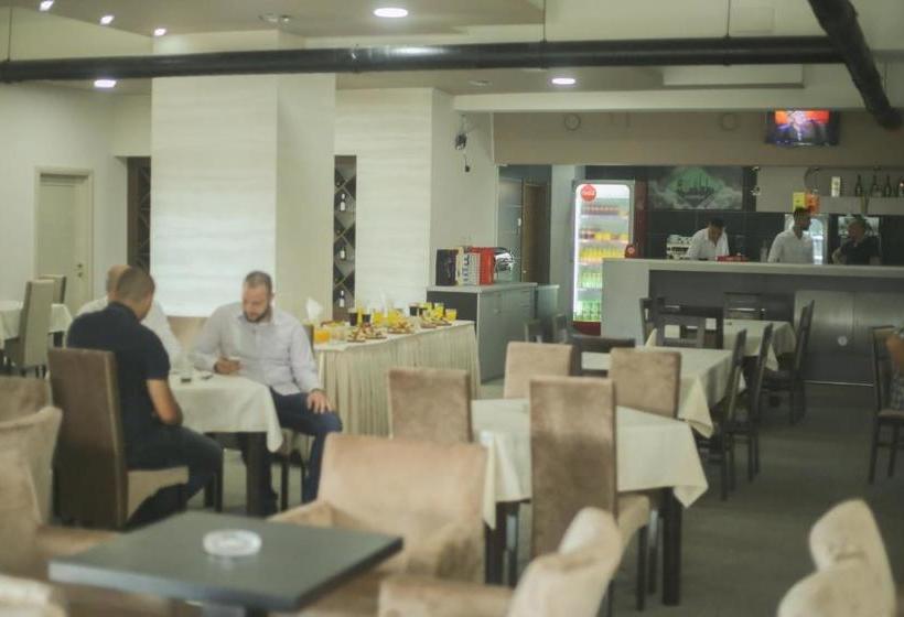 تختخواب و صبحانه Luxa Apartmani