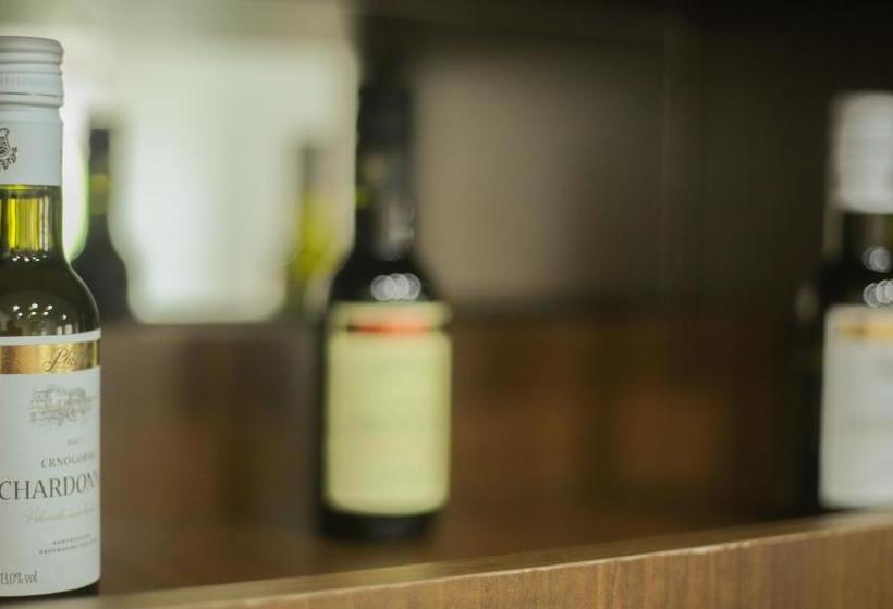 تختخواب و صبحانه Luxa Apartmani