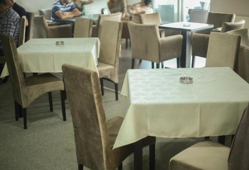 تختخواب و صبحانه Luxa Apartmani