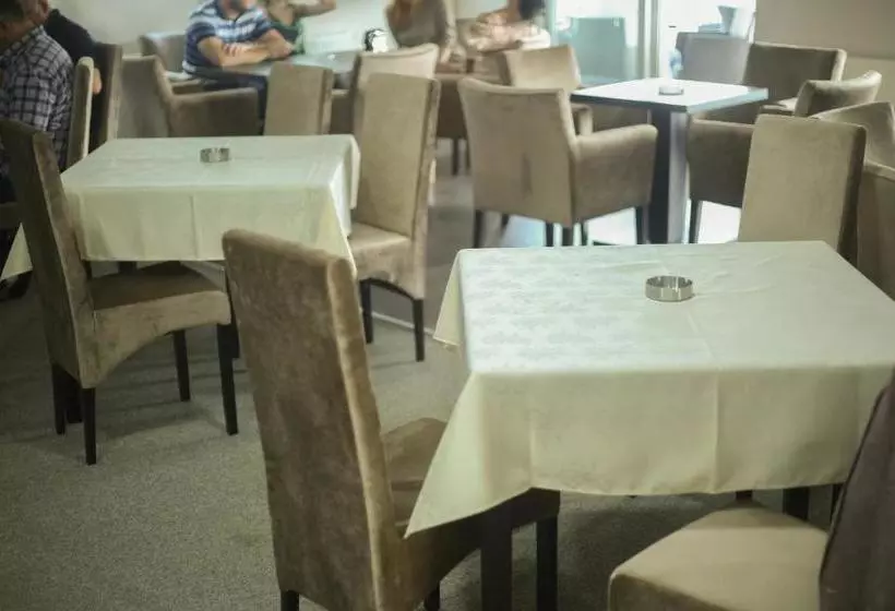 تختخواب و صبحانه Luxa Apartmani