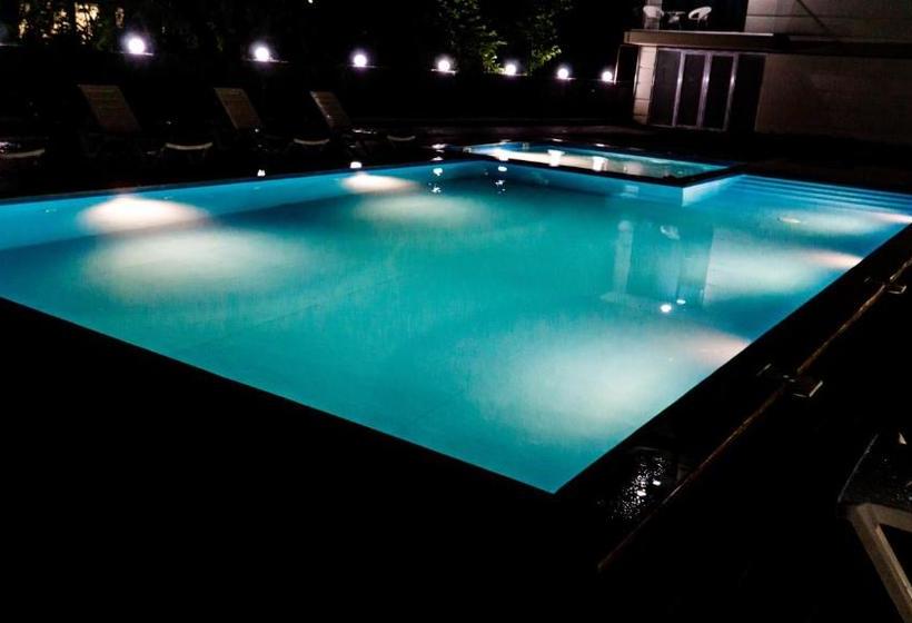 تختخواب و صبحانه New House Kobuleti