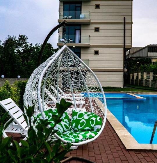 تختخواب و صبحانه New House Kobuleti