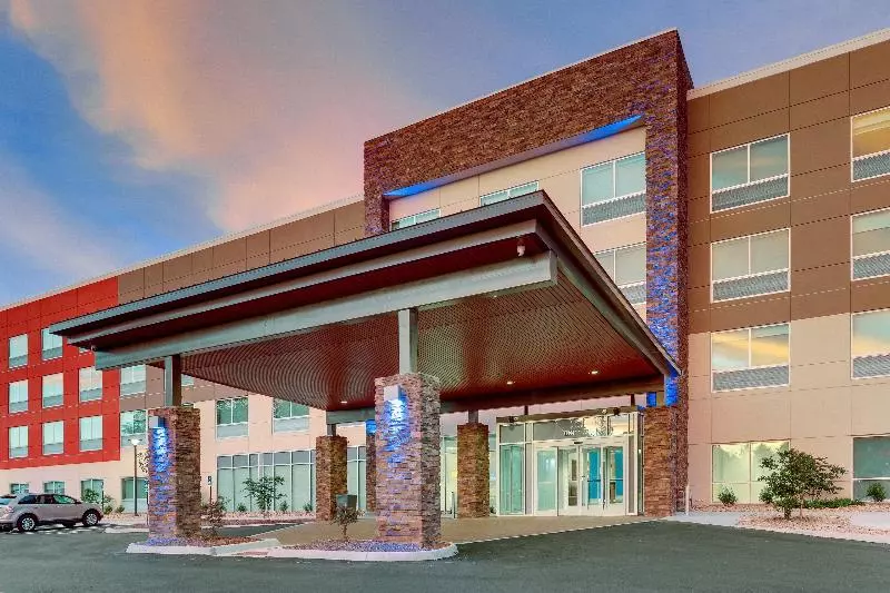 ホテル Holiday Inn Express & Suites   Roanoke – Civic Center