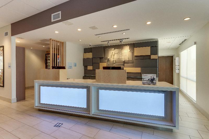 فندق Holiday Inn Express & Suites   Roanoke – Civic Center