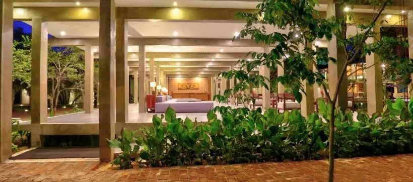 هتل Tropical Life Resort And Spa