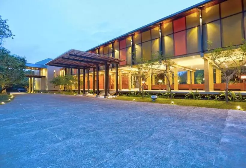 هتل Tropical Life Resort And Spa