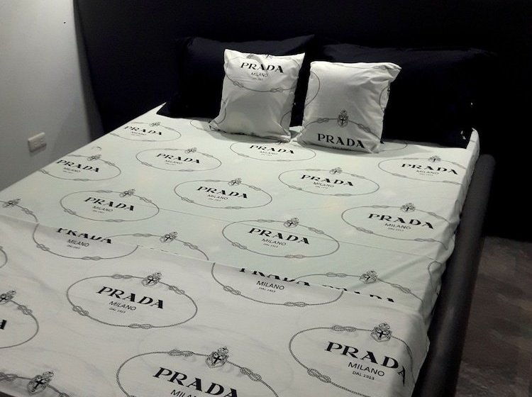 Micky Santoro Apartments