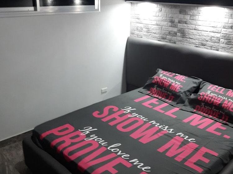 Micky Santoro Apartments