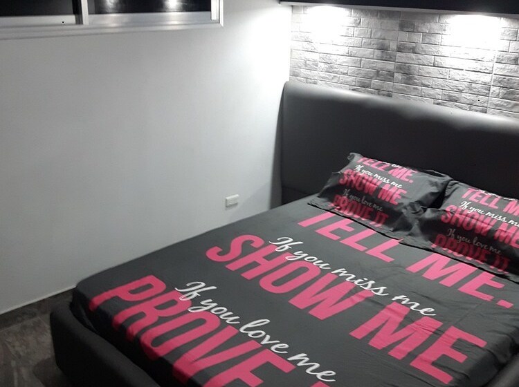 Micky Santoro Apartments