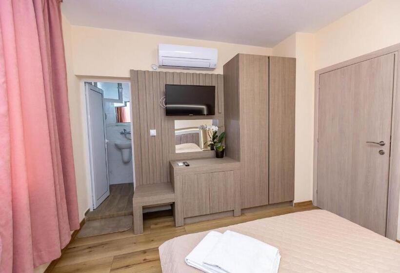 פנסיון Family Hotel Ambrozia