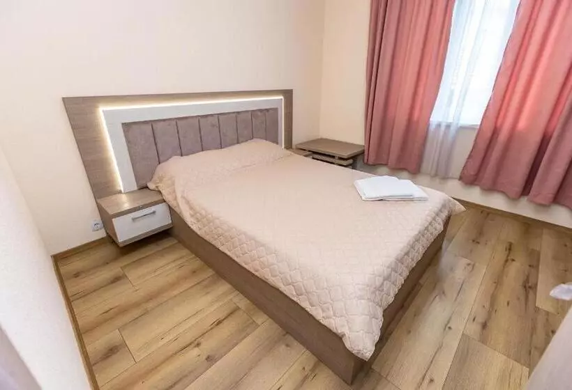 ペンション Family Hotel Ambrozia