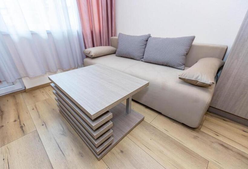 פנסיון Family Hotel Ambrozia