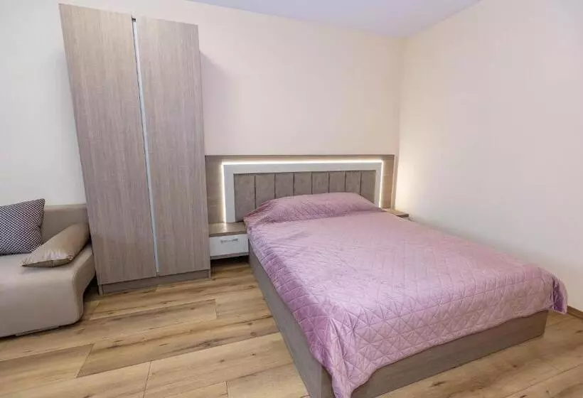 ペンション Family Hotel Ambrozia