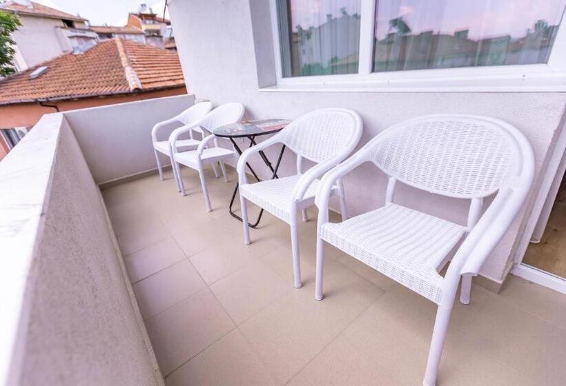 פנסיון Family Hotel Ambrozia