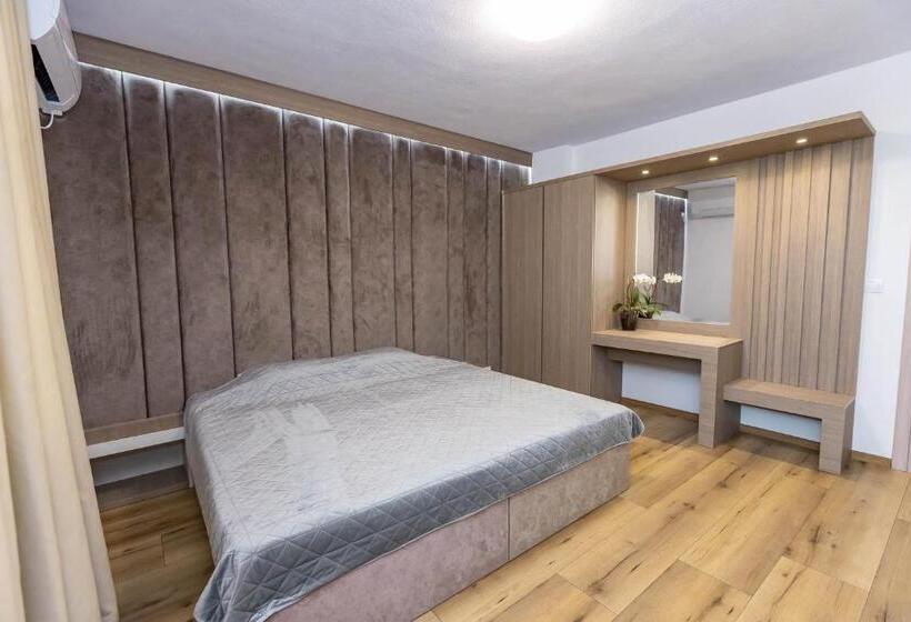 פנסיון Family Hotel Ambrozia