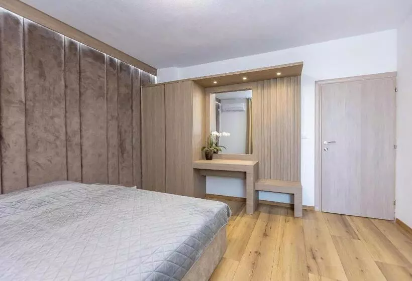 ペンション Family Hotel Ambrozia