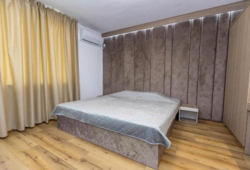 פנסיון Family Hotel Ambrozia