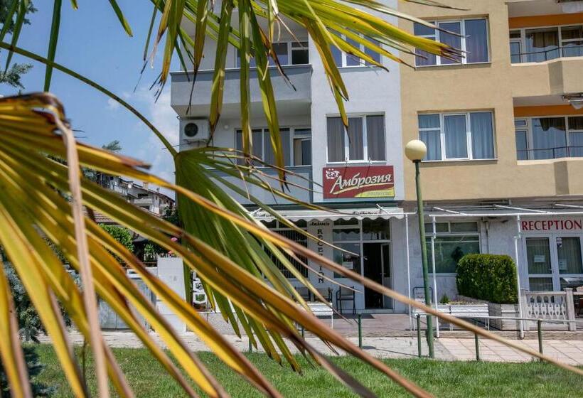 פנסיון Family Hotel Ambrozia
