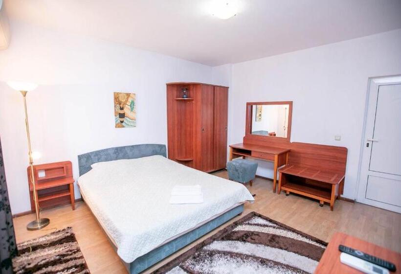 פנסיון Family Hotel Ambrozia