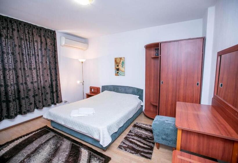 פנסיון Family Hotel Ambrozia