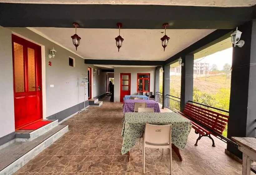 پانسیون Villa La Familia