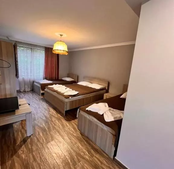 پانسیون Villa La Familia