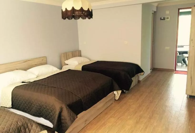 پانسیون Villa La Familia