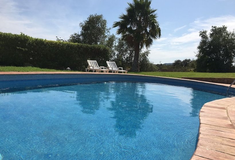 Quiet Cottage With Pool